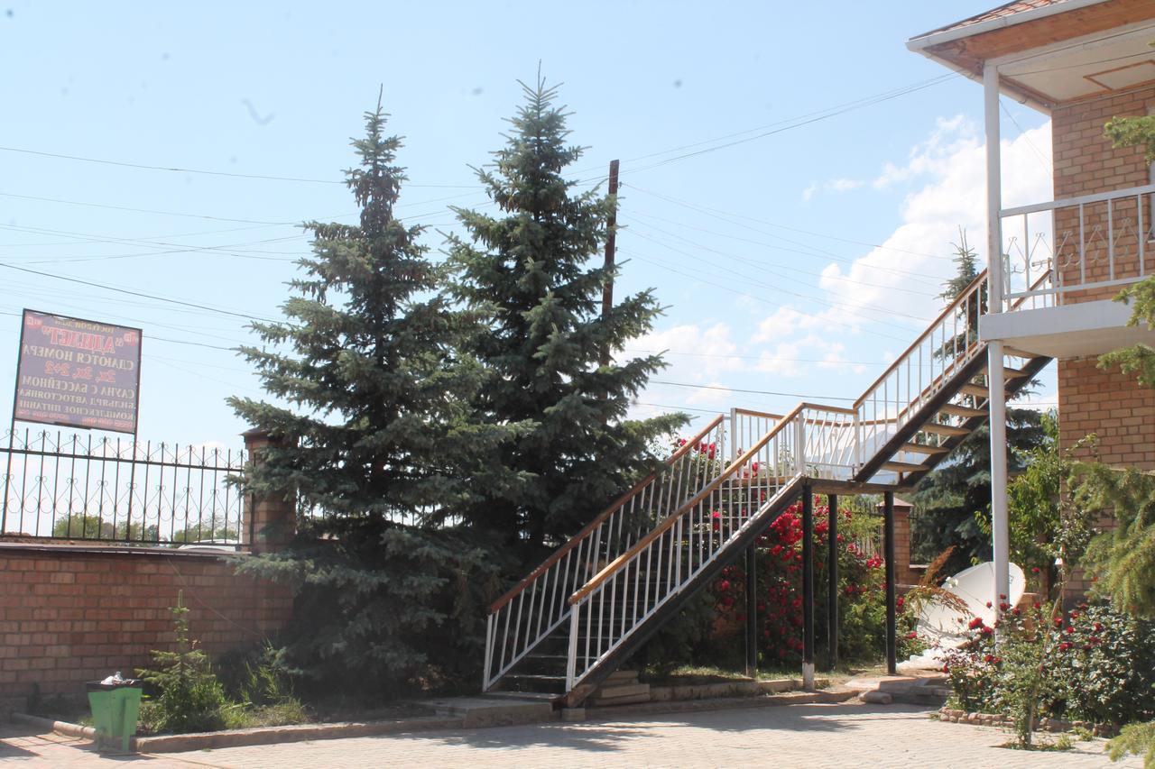 Адилет Hotel Cholpon-Ata Kültér fotó